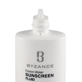 فلوئید ضد آفتاب فیوژن واتر SPF50 بیزانس